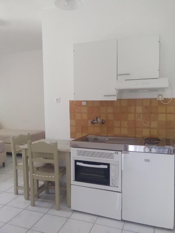 Gorgona Apartments & Studios Ипсос Экстерьер фото